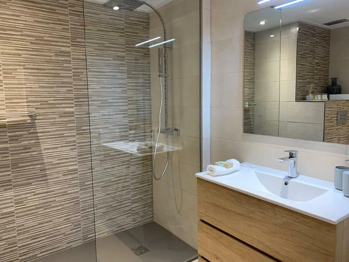 Nuevo Y Lujoso Apartamento En Marbella Centro A Pie De Playa 625 0*,  Spain